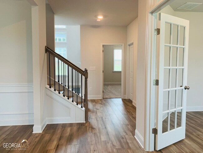 Building Photo - 7660 Tiberon Pkwy