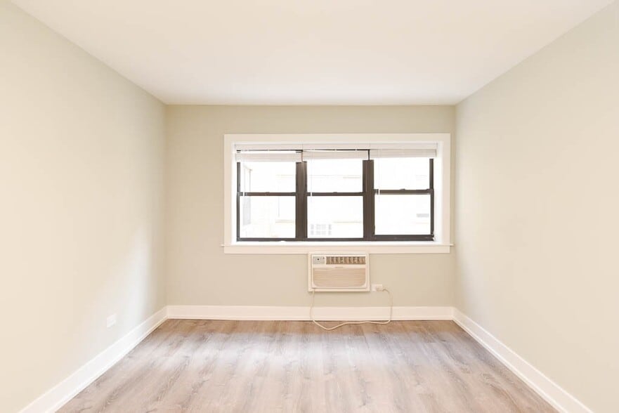 Building Photo - 503 W Barry Ave