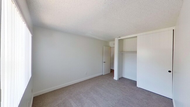 Building Photo - **Move-In Special!!** Beautiful 3 Bedroom ...