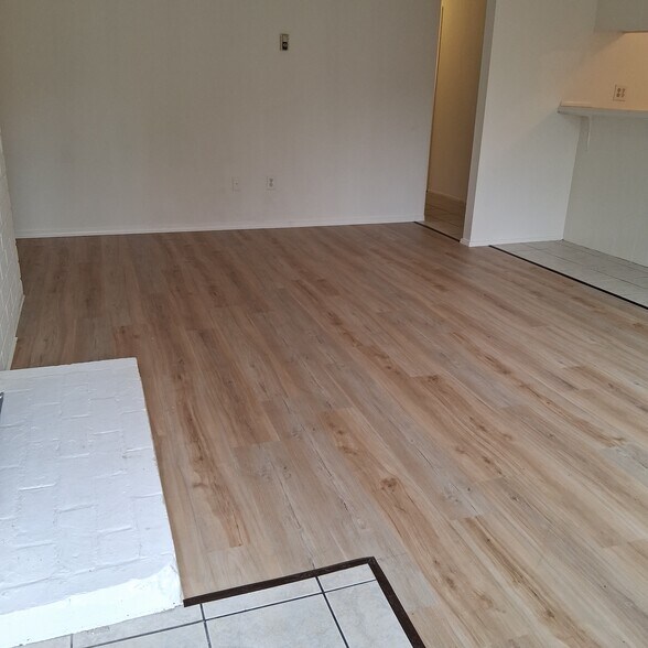 large living room - 2115 1/2 S Broden St