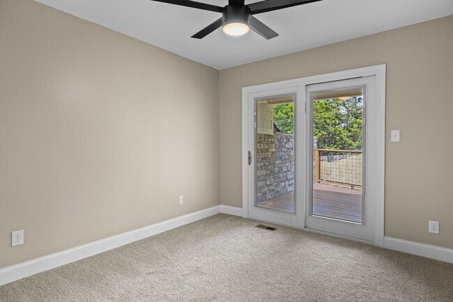 Building Photo - 910 Windlau Ct