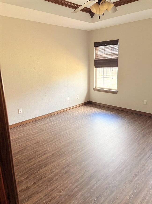 Building Photo - 1209 Alma Dr