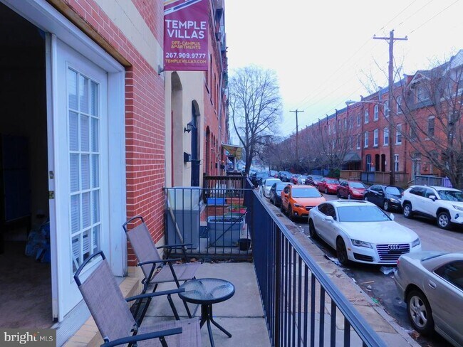 Building Photo - 4447 Sansom St