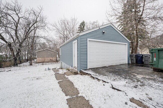 Building Photo - 264 N Jackson St