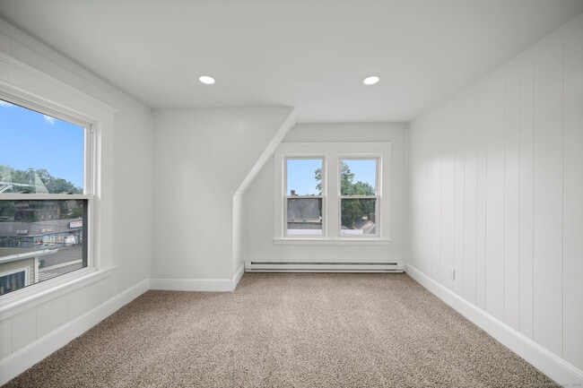 Building Photo - 220 Hillside Ave