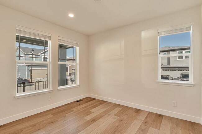 Building Photo - 394 Blackfoot St