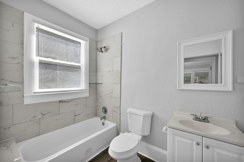 Building Photo - 326 Basswood St