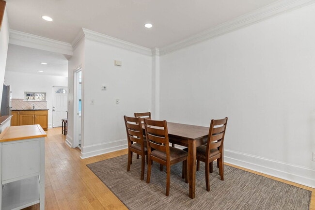 Building Photo - 933 N 30th St