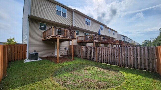 Building Photo - Simpsonville - Baldwin Ridge - Convenientl...