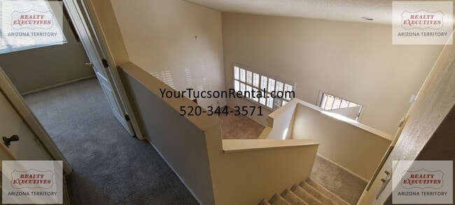 Building Photo - 1st Ave & Limberlost Dr - 2 Beds/ 1.5 Bath...