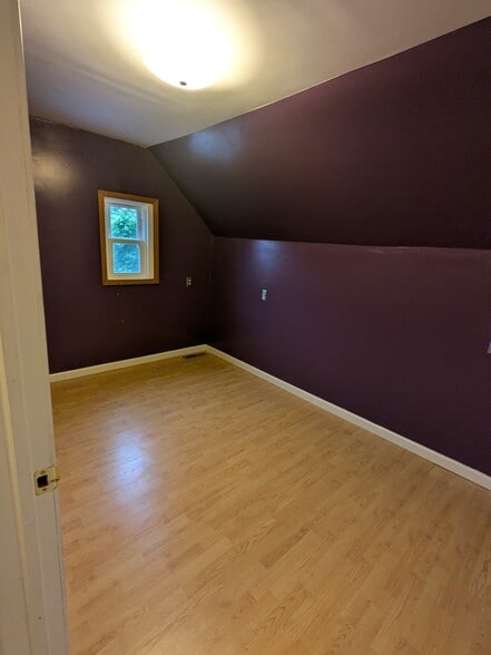 Bedroom - 218 Alaska St