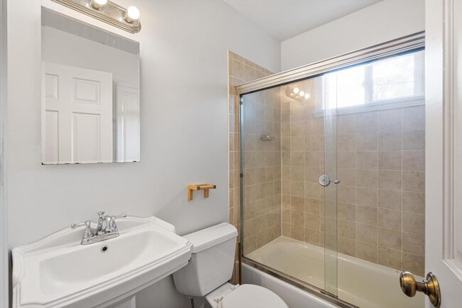 Building Photo - Inviting, remodeled 3-bdr/1.5-bath in Division/Hawthorne duplex—Privacy, A/C, parking, & storage