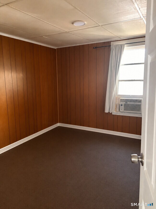 Building Photo - 13 Wood Ct