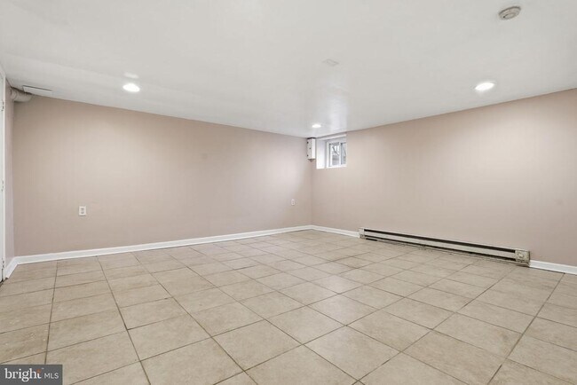 Building Photo - 5 S Wickham Rd