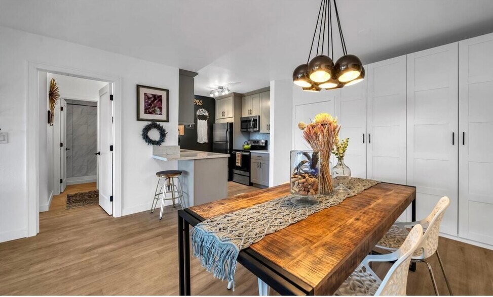 Building Photo - 7742 Redlands St