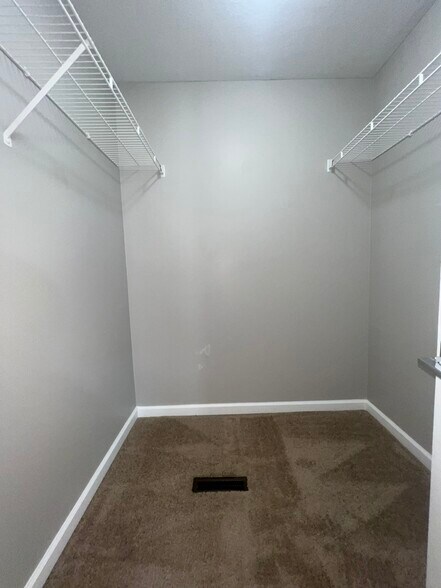 Building Photo - 511 Bernard Ave