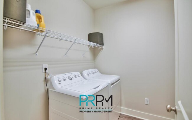 Building Photo - 826 Stonebriar St