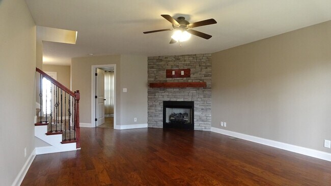Building Photo - 2341 Danbury Dr