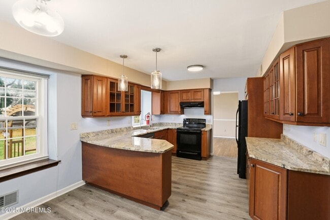 Building Photo - 1589 N Bay Ave