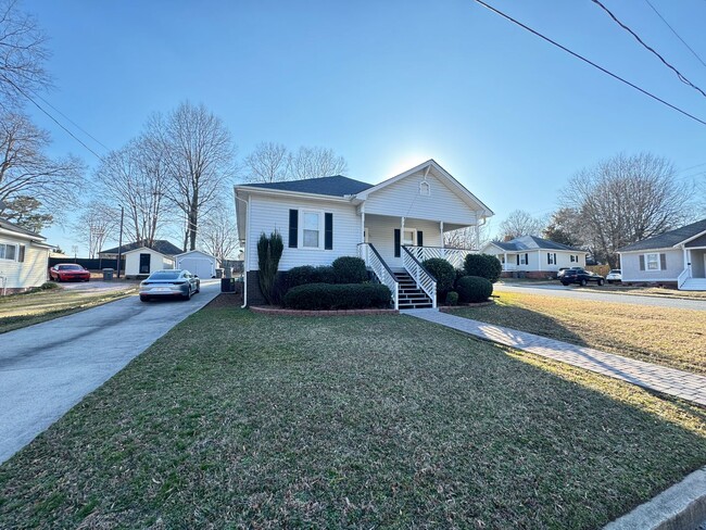 Building Photo - Charming 3-Bedroom Home in Kannapolis – Co...