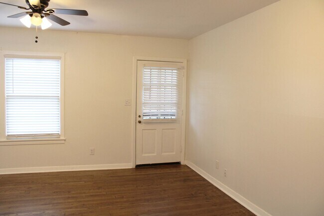 Building Photo - 2 BEDROOM DUPLEX