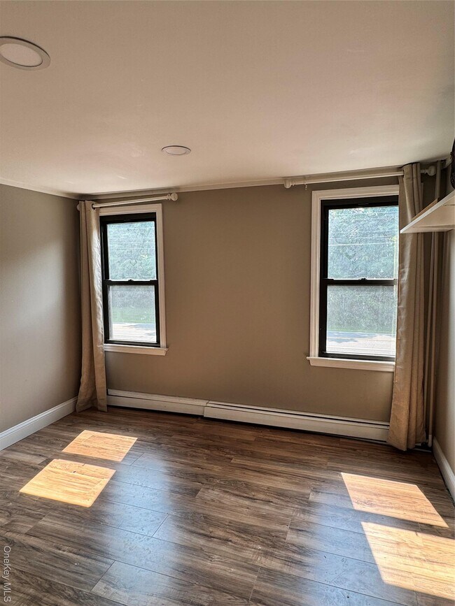 Building Photo - 213 NY-82