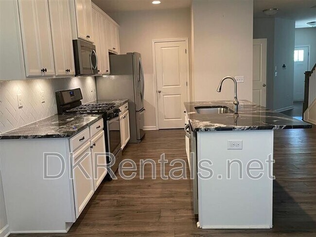 Building Photo - 1809 Parkades Path