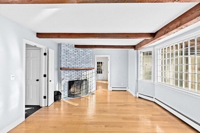 Building Photo - 17 Haystack Ln