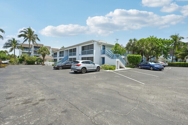 Building Photo - 11000 S Ocean Dr