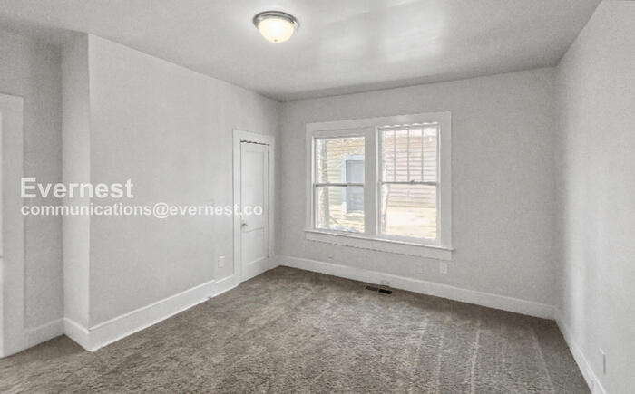 Building Photo - 3920 39th Ave N