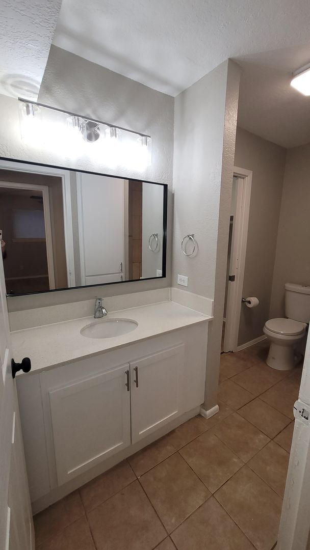 Building Photo - Lovely 2 bedroom apartment in Balcones Heights