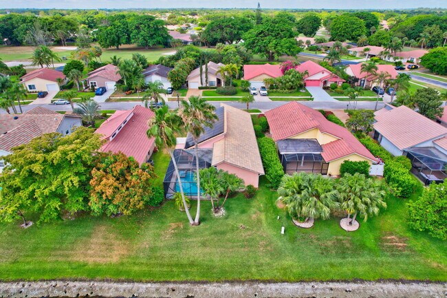 Building Photo - 10204 Camelback Ln