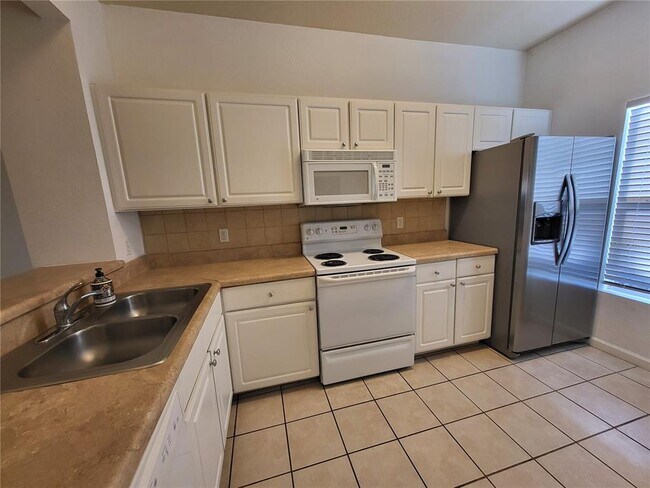 Building Photo - 4961 NW 43rd Ave