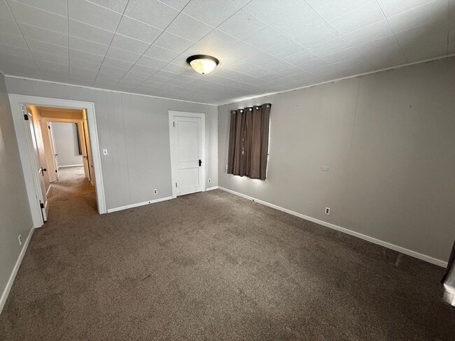 Building Photo - 119/121 W Kemp