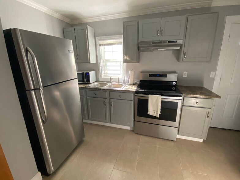 Building Photo - 1278 Jackson St