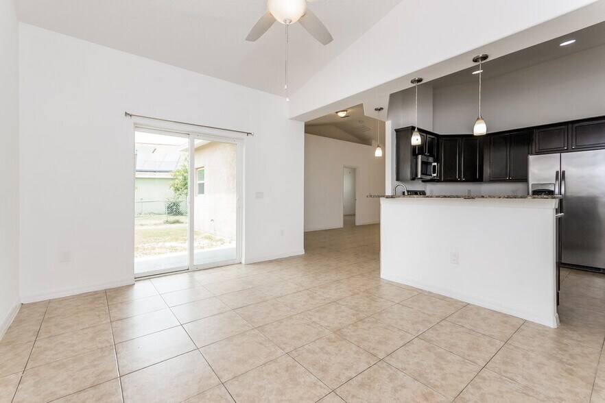 Building Photo - 1143 Doncaster Ct