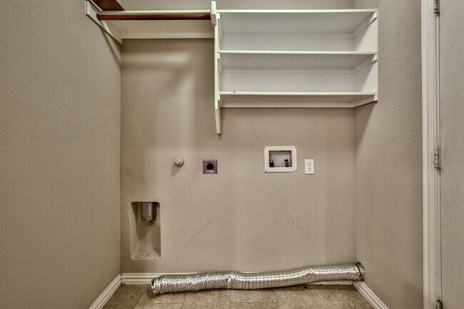 Building Photo - 2717 Tangerine Ln