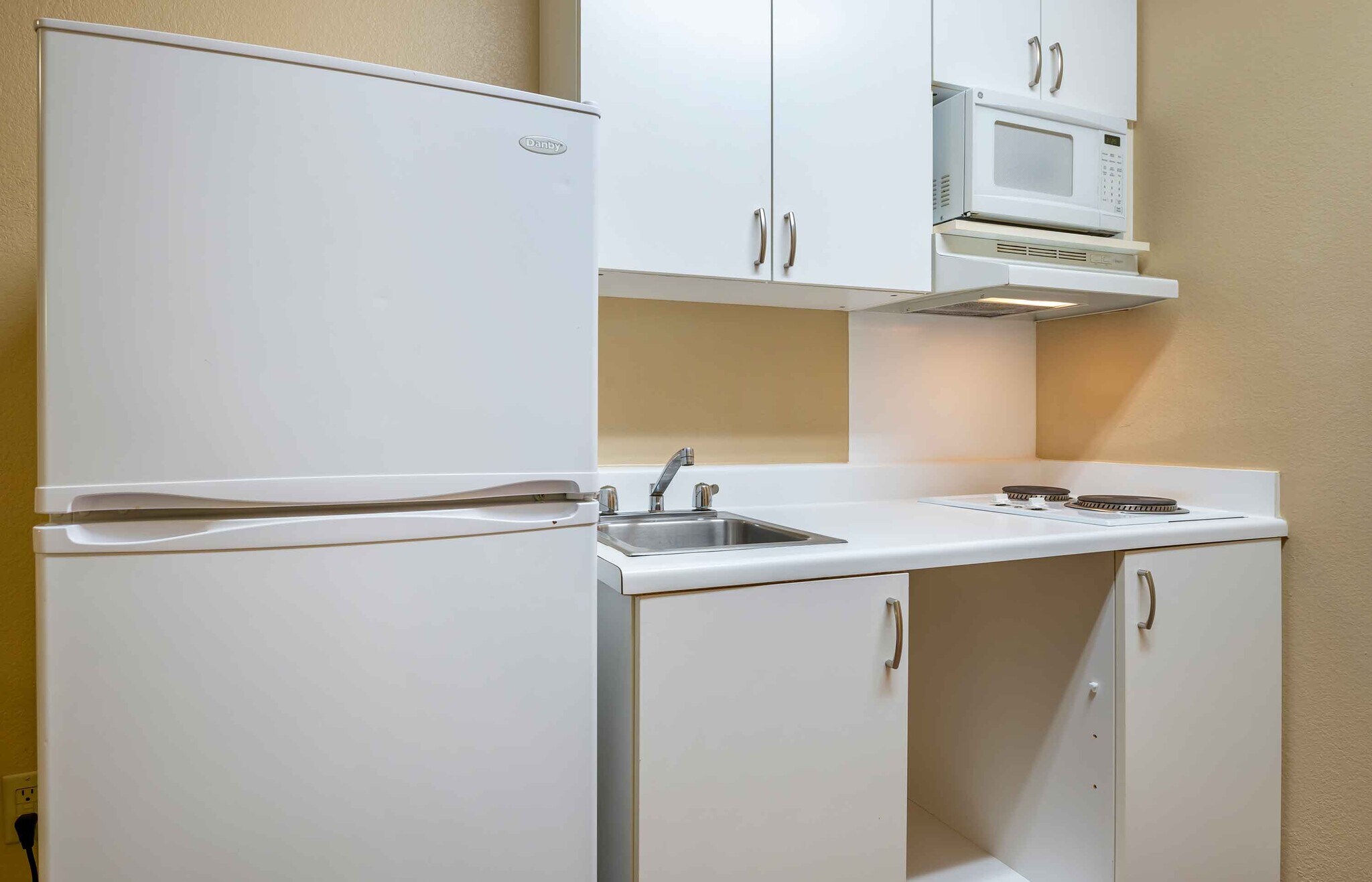 Building Photo - Furnished Studio-Cincinnati - Blue Ash - Kenwood Road