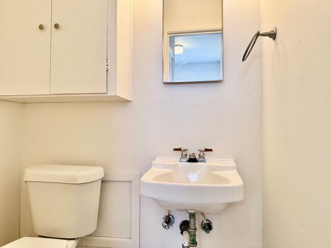 Building Photo - Home for Rent