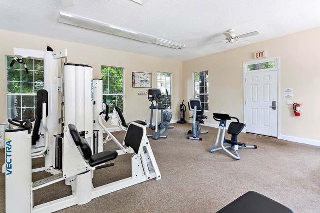 Building Photo - 132 S Island Square Dr