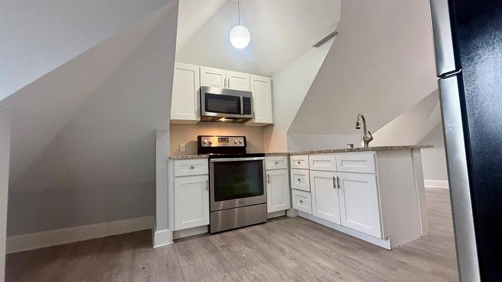 Building Photo - 209 Cottage St.