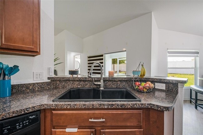 Building Photo - 520 Pheasant Dr