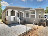 Building Photo - 2100sf 2 bed / 2 bath home with spacious living spaces for rent!