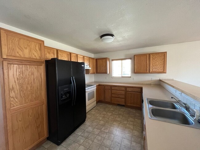 Building Photo - Wonderful Ranch Style Home