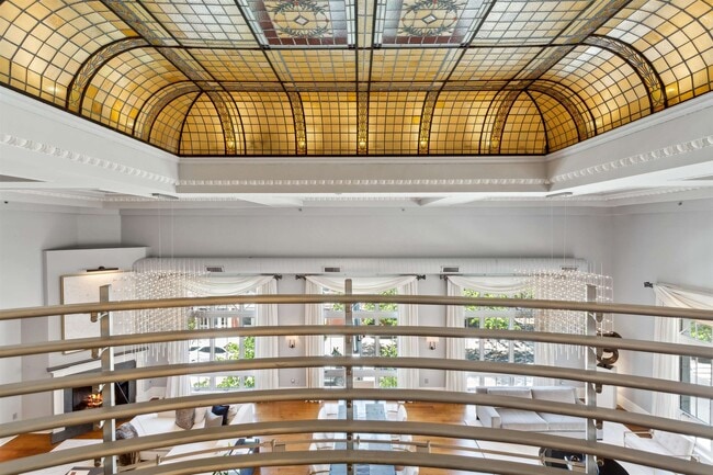 Building Photo - 313 1st St