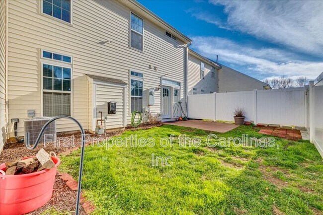 Building Photo - 618 Bayou Cir