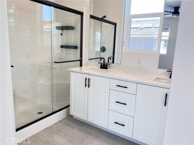 Building Photo - 4055 Pomelo Dr