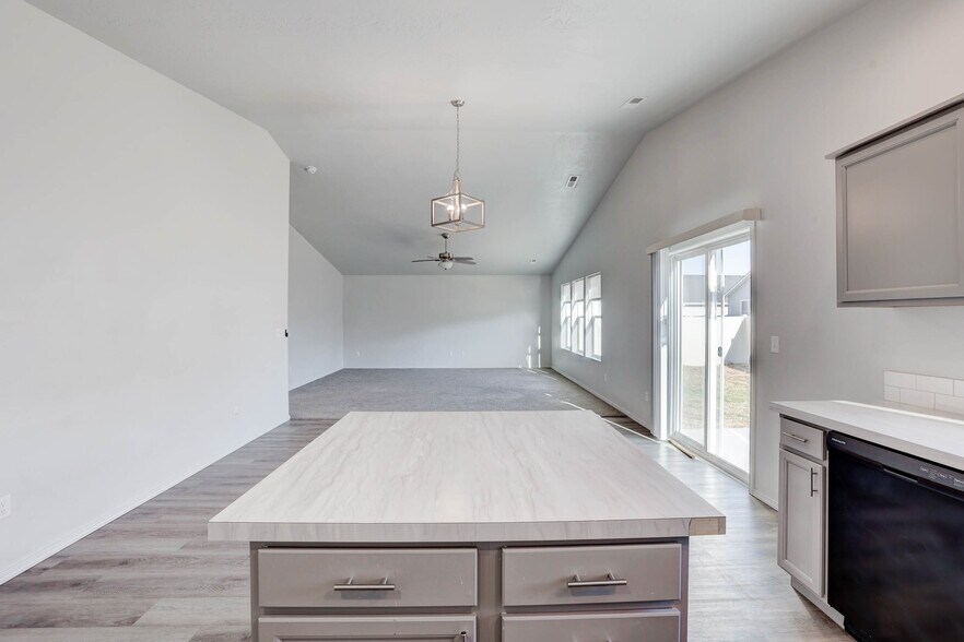 Building Photo - 19570 Nanticoke Ave