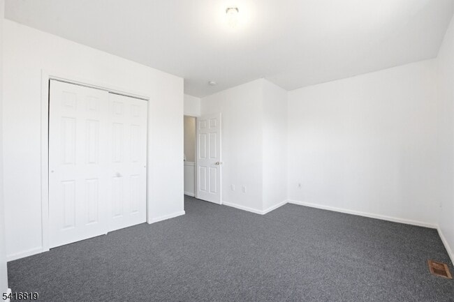 Building Photo - 44 3rd St