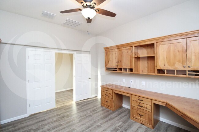 Building Photo - 13030 N Spinystar Dr